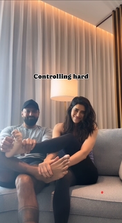 Karishma Tanna feet photo thumbnail