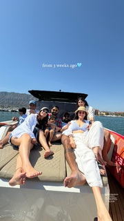 Karishma Tanna feet photo thumbnail