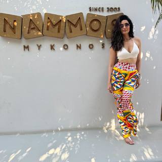 Karishma Tanna feet photo thumbnail