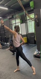 Karishma Tanna feet photo thumbnail