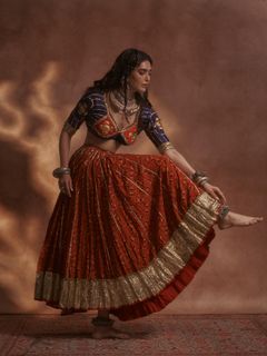 Karishma Tanna feet photo thumbnail