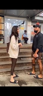 Karishma Tanna feet photo thumbnail