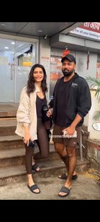 Karishma Tanna feet photo thumbnail