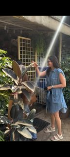 Karishma Tanna feet photo thumbnail