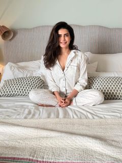 Karishma Tanna feet photo 9