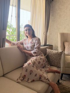 Karishma Tanna feet photo 7