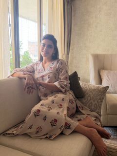 Karishma Tanna feet photo 5
