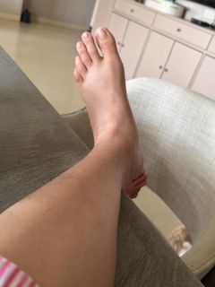 Karishma Tanna feet photo 8