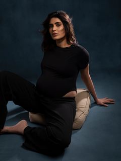 Karishma Tanna feet photo 1