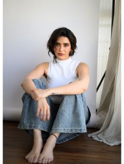 Karishma Tanna feet photo 15