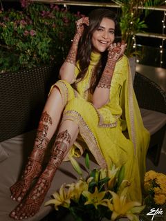 Karishma Tanna feet photo 1