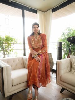 Karishma Tanna feet photo 5
