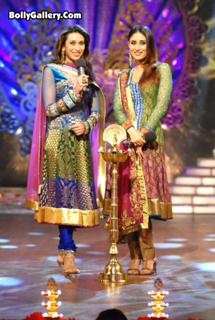Karisma Kapoor feet photo thumbnail