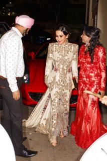 Karisma Kapoor feet photo thumbnail