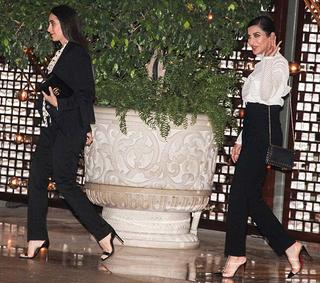 Karisma Kapoor feet photo thumbnail