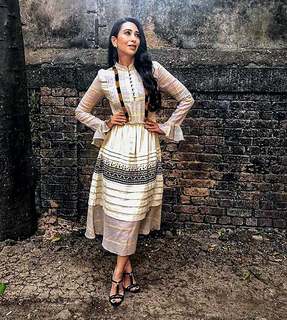 Karisma Kapoor feet photo thumbnail