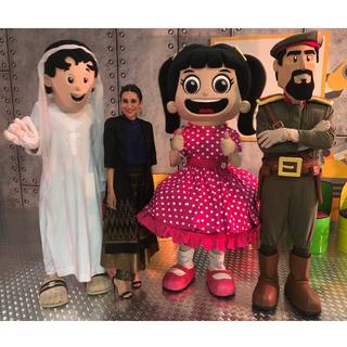 Karisma Kapoor feet photo thumbnail