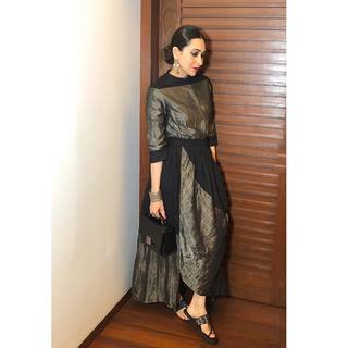 Karisma Kapoor feet photo thumbnail