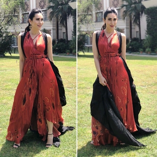 Karisma Kapoor feet photo thumbnail