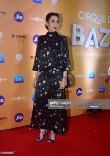 Karisma Kapoor feet photo thumbnail