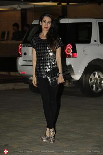 Karisma Kapoor feet photo thumbnail