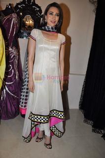 Karisma Kapoor feet photo thumbnail