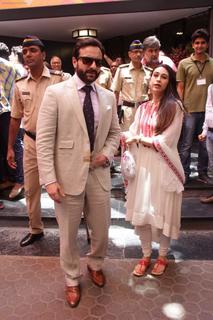 Karisma Kapoor feet photo thumbnail