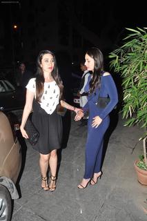 Karisma Kapoor feet photo thumbnail