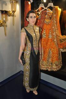 Karisma Kapoor feet photo thumbnail
