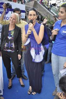 Karisma Kapoor feet photo thumbnail