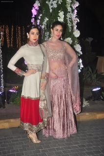 Karisma Kapoor feet photo thumbnail