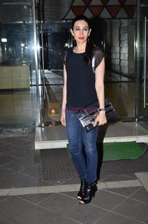 Karisma Kapoor feet photo thumbnail