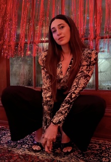 Karisma Kapoor feet photo thumbnail