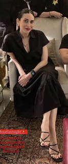 Karisma Kapoor feet photo thumbnail