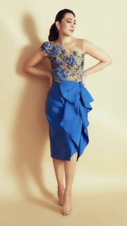 Karisma Kapoor feet photo thumbnail