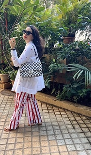 Karisma Kapoor feet photo thumbnail