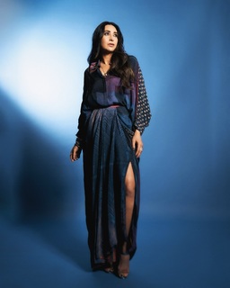 Karisma Kapoor feet photo thumbnail