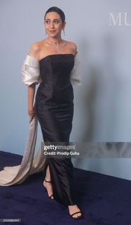 Karisma Kapoor feet photo thumbnail