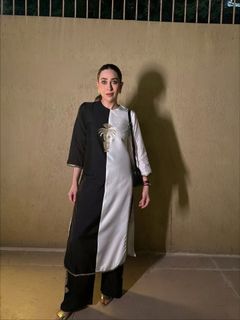 Karisma Kapoor feet photo thumbnail