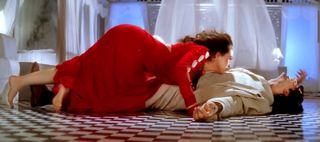 Karisma Kapoor feet photo 8