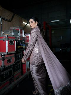 Karisma Kapoor feet photo 18