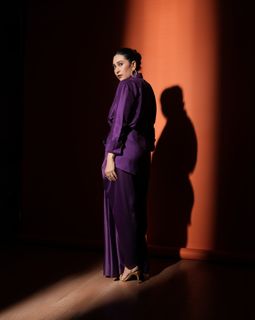 Karisma Kapoor feet photo 10