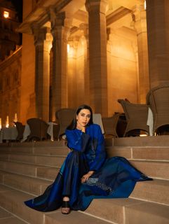 Karisma Kapoor feet photo 8