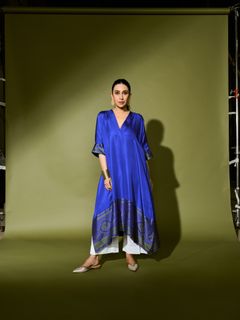 Karisma Kapoor feet photo 1