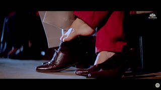 Karisma Kapoor feet photo 8