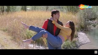 Karisma Kapoor feet photo 20