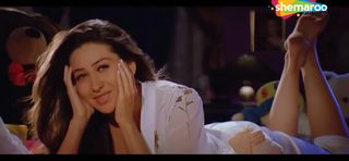 Karisma Kapoor feet photo 14