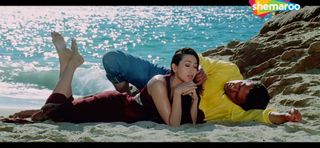 Karisma Kapoor feet photo 9