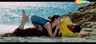 Karisma Kapoor feet photo 8
