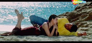 Karisma Kapoor feet photo 7